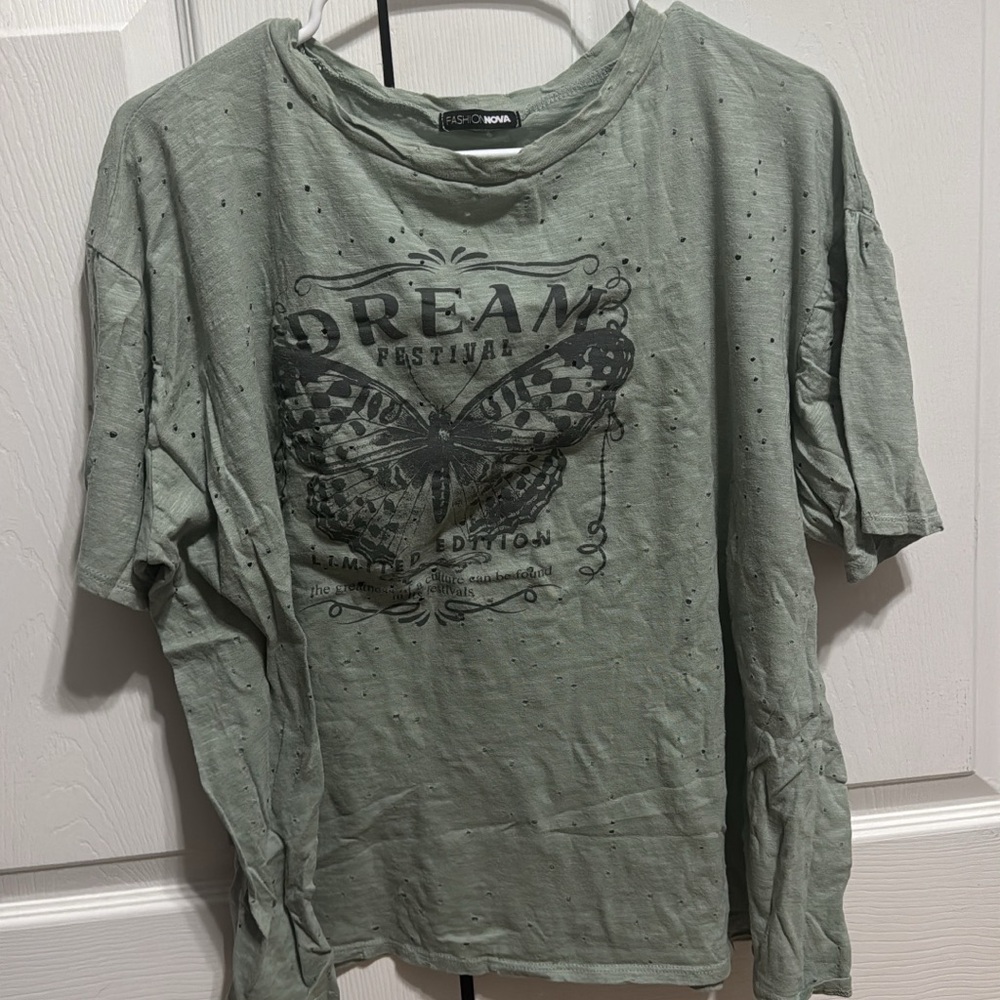 Fashion Nova Green Graphic Tee Short Sleeve